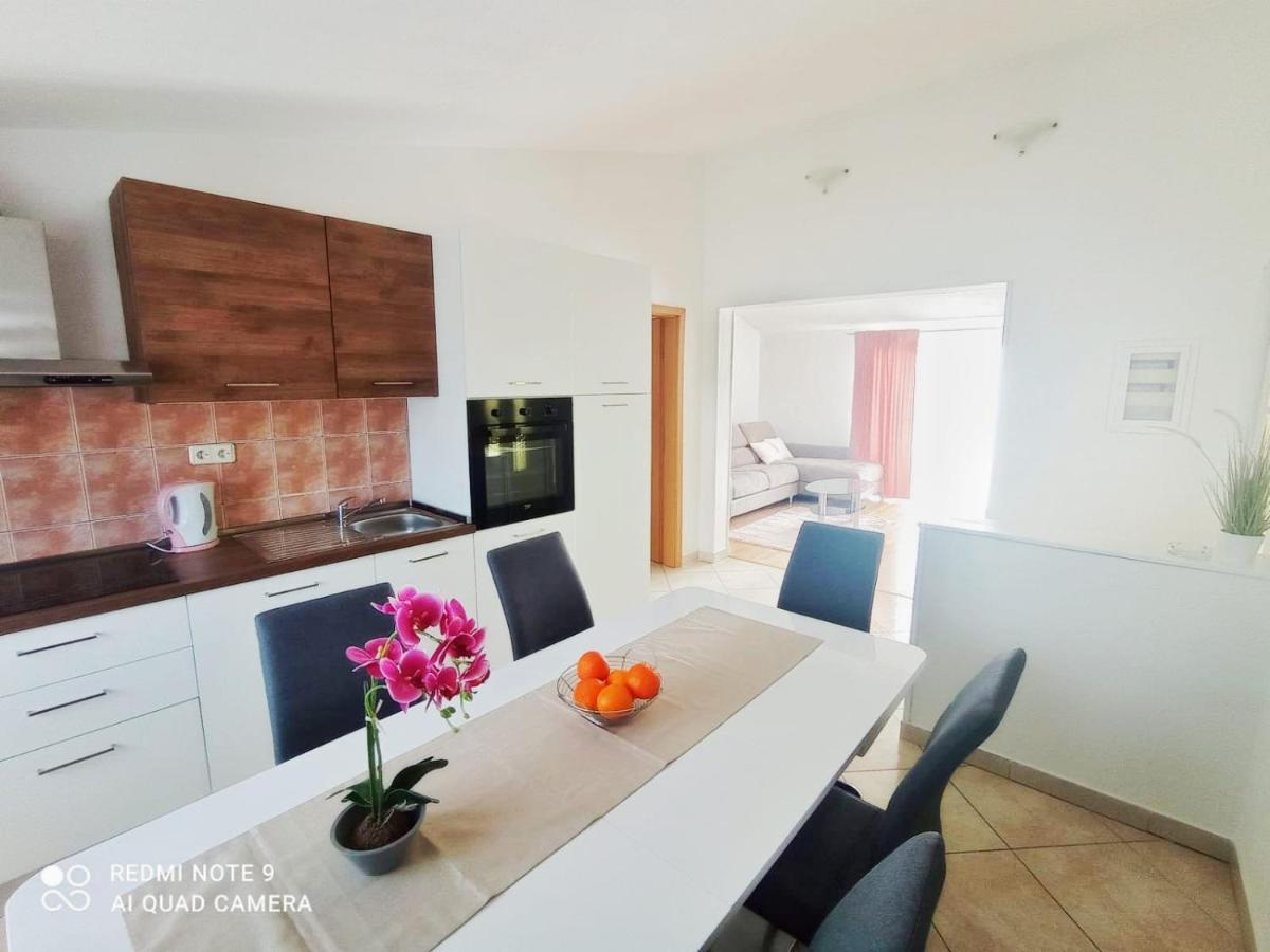Apartman Mia With Pool1 Сплит Экстерьер фото