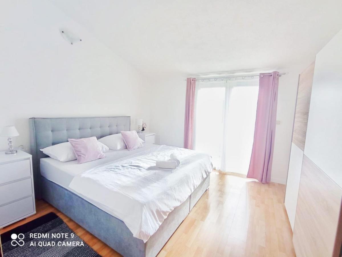 Apartman Mia With Pool1 Сплит Экстерьер фото